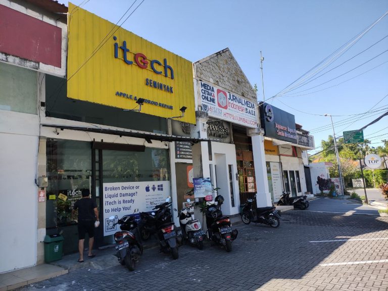 iTech Seminyak Store